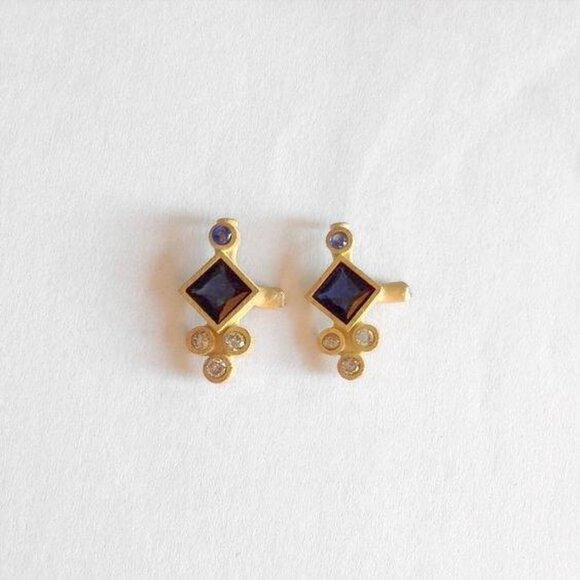 Princess Cut Sapphire Diamond (or 18k upon request) 14K Yellow Gold Drop Earring - Picture 3 of 6